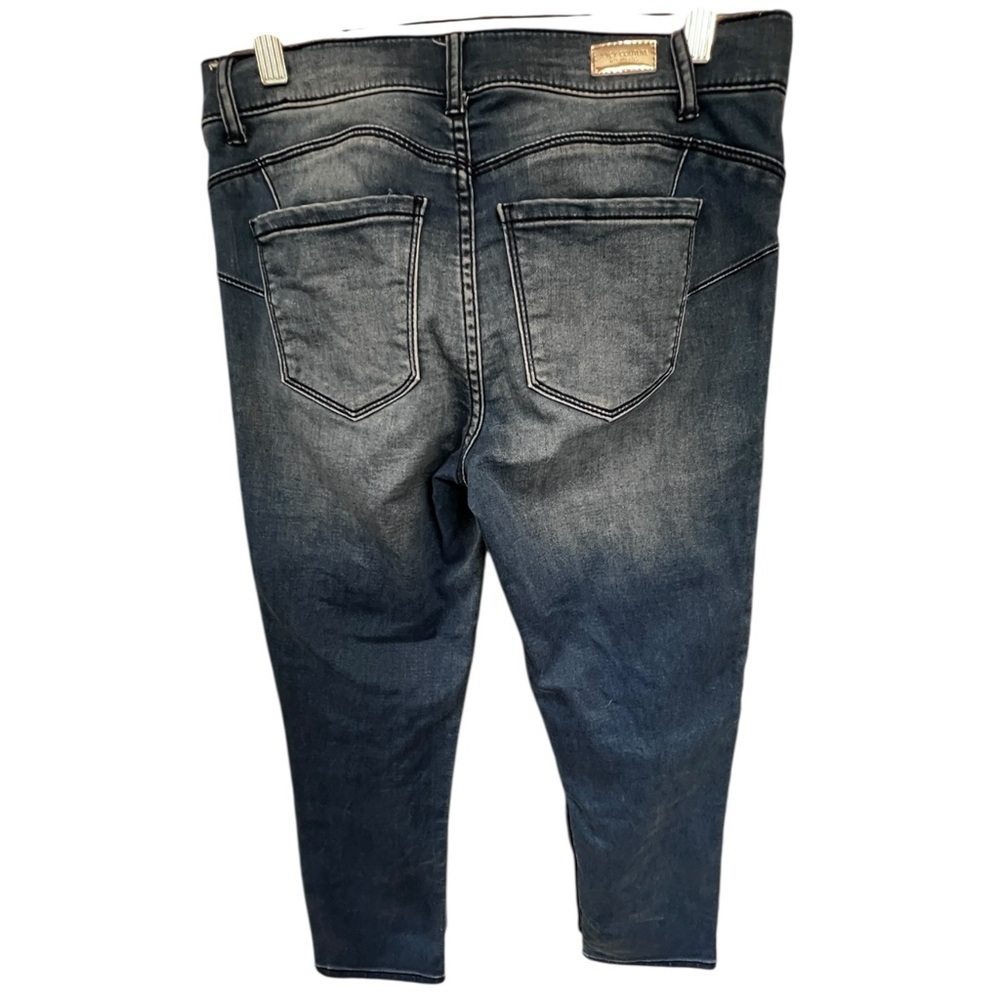 Juicy Couture Medium Wash Blue Ankle Jeans - Picture 2 of 4